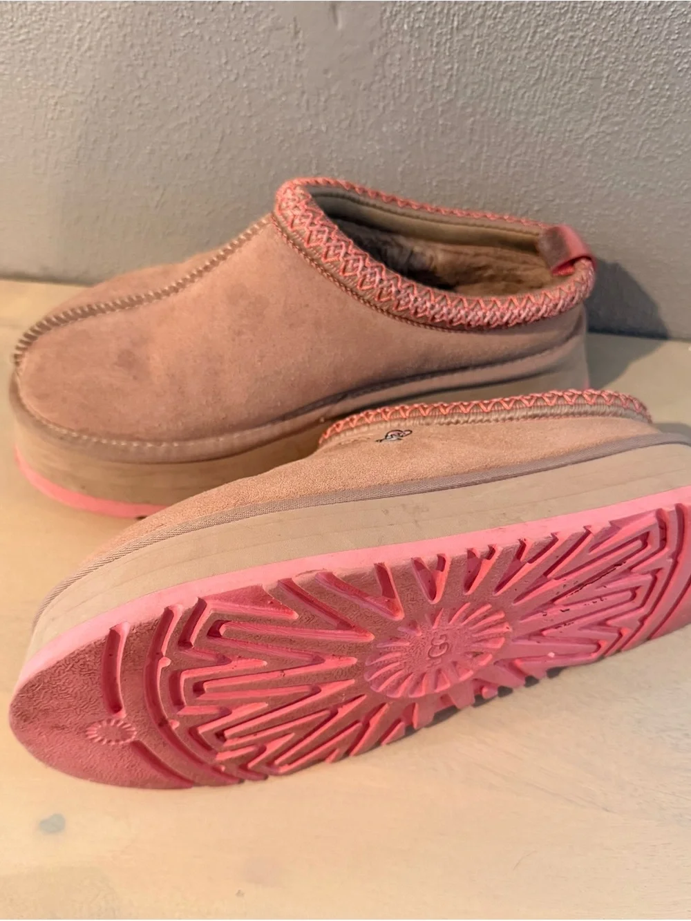 UGG Tazz Love Platform Slipper